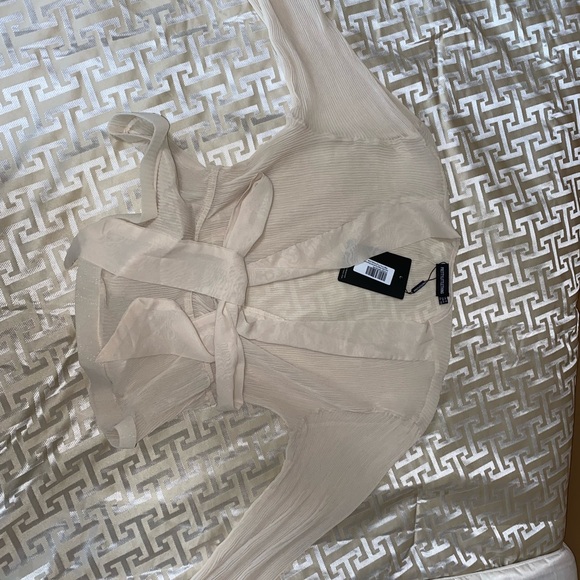 Nude chiffon pleated flounced hem blouse one size - Picture 2 of 3